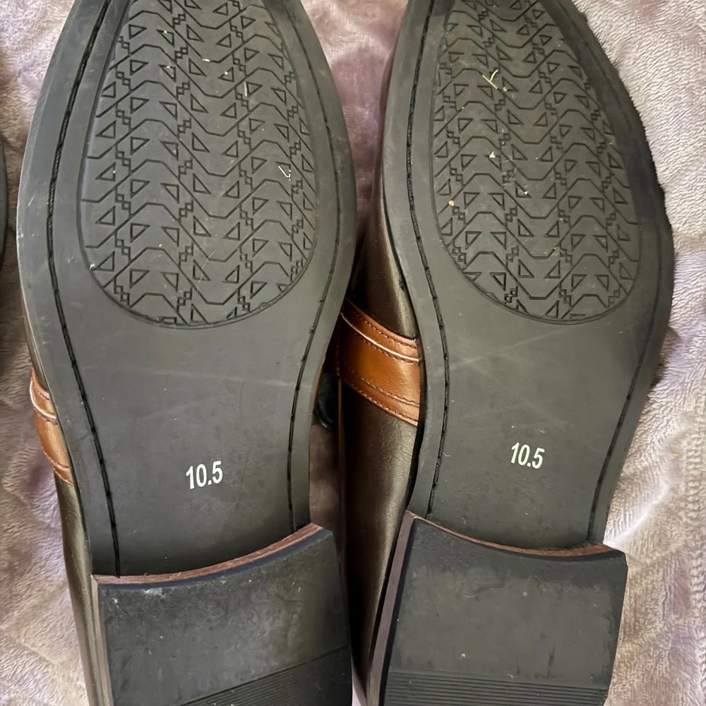 Brown Leather Classic Shoes - Picture 2 of 2